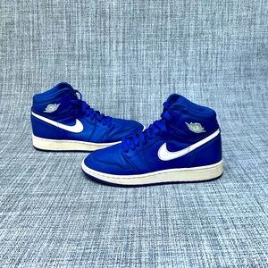 Nike Air Jordan 1 Retro Royal Hyper